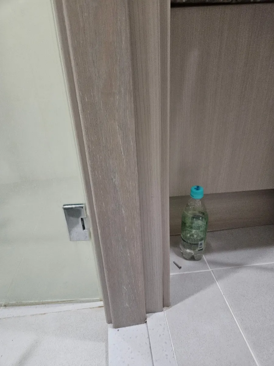 물에불은 욕실문틀수리 몰딩보수 새것처럼복원 9